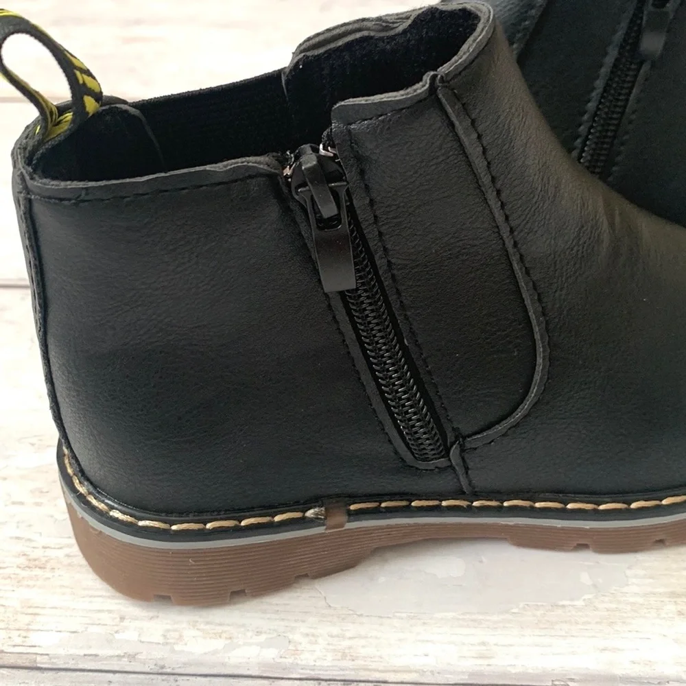 Girls Size 5 Black Vegan Leather Chelsea Boots Side Zip Baby Toddler Shoes NEW